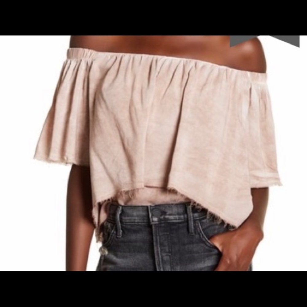 NYTT off-the-shoulder top